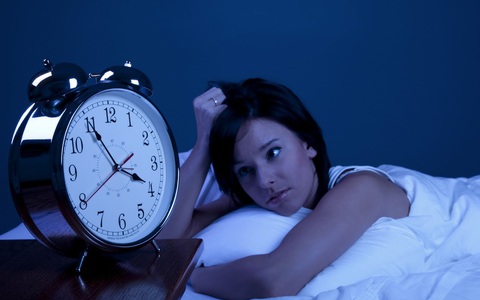 Ngủ muộn đồng nghĩa với việc tự sát, nhiều người không hề hay biết