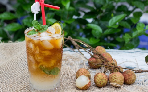 Pha trà vải theo cách này chẳng ai có thể từ chối được