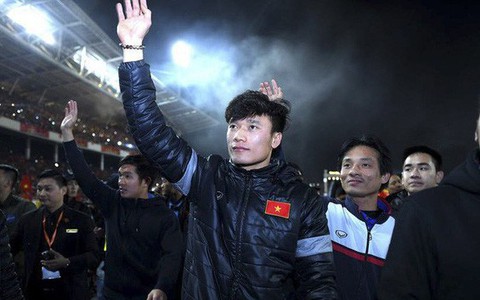Thủ môn Tiến Dũng: "Tin tức chỉ nhắc đến một vài thành viên không bao giờ ảnh hưởng đến tinh thần tập thể của cả đội"