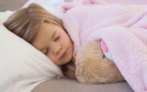 Ngủ đúng cách ở trẻ em có thể ngăn ngừa ung thư sau này