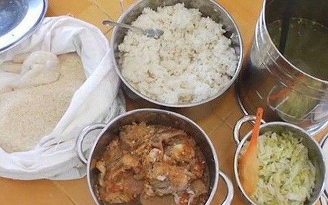 Vụ tố trường cho trẻ ăn cơm gạo mốc: 'Nếu đúng gạo mốc thì còn phải đề nghị truy tố'