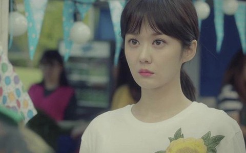 Phát hiện chồng ngoại tình với hàng xóm nhờ đôi dép đi trong nhà, vợ cao tay xử lý khiến ai cũng nể