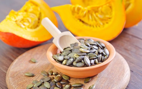 Hạt bí đỏ đa công dụng như này mà chúng ta vẫn vứt bỏ thì quả thực quá phí!
