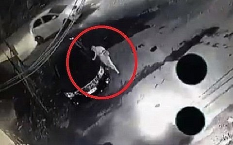 Vụ xe Camry bị người phụ nữ cào xước sơn: Chủ xe gửi đơn đề nghị khởi tố vụ án