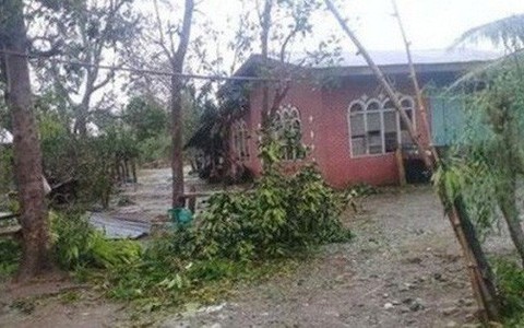 Siêu bão Yutu đổ bộ Philippines, chôn vùi hàng chục người dưới lớp đất lở