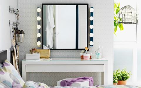 9 mẫu bàn trang điểm khiến chị em thích mê vì đẹp như mơ lại còn đa chức năng