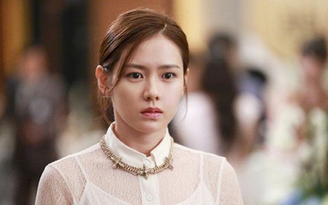 Đi đám cưới cùng người yêu, tôi bị bạn bè anh gọi sai tên liên tục, đến khi biết sự thật thì quá ê chề