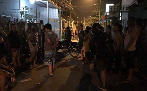 Nhắc nhở hát karaoke đêm khuya gây ảnh hưởng vợ con, thầy giáo thể dục bị hai đối tượng đâm chết