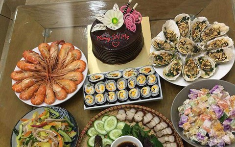 Dâu đảm mở tiệc 8 món mừng sinh nhật mẹ chồng, có hải sản hoành tráng chỉ 440 nghìn, một mình làm 2 tiếng là xong