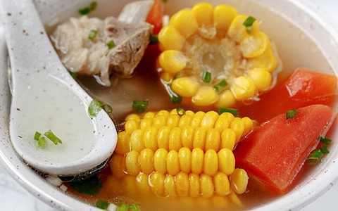 Học lỏm được từ đầu bếp, chỉ cần nhớ kĩ cách làm này, nước hầm xương tôi làm luôn ngọt thơm, trong vắt, không đục không hôi