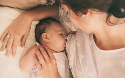 Đến tuổi này mà không cai bú đêm cho trẻ, đừng trách con chậm lớn, trí tuệ kém phát triển