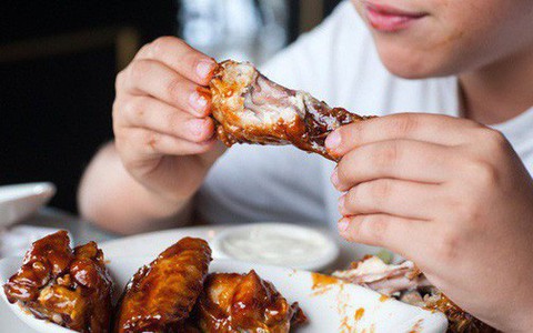 Những dấu hiệu cảnh báo cơ thể đang không tiêu hóa được lượng thịt mà bạn đã tiêu thụ vào