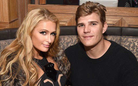 Paris Hilton chia tay với "phi công trẻ" sau khi đính hôn chưa đầy 1 năm, lý do là gì?