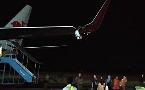 Máy bay Lion Air của Indonesia tiếp tục gặp sự cố, rách toạc cánh