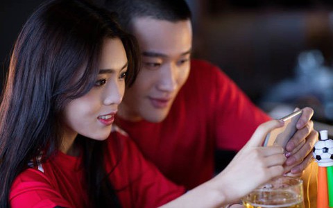 Tỏ tình theo kiểu "dù Việt Nam thắng hay thua thì hãy yêu nhau nhé", chàng trai nhận ngay cái kết bất ngờ