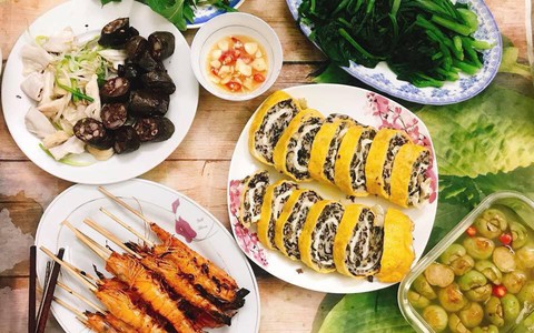 Cô vợ Hà Nội khoe loạt mâm cơm 2 người ngập thịt cá, chị em xem ảnh công nhận "nhà có điều kiện"