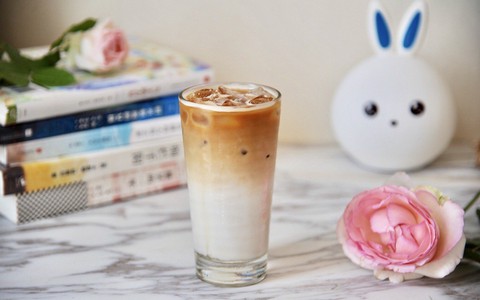 Tự pha latte cực dễ chẳng cần phải ra tiệm mua cho tốn tiền!