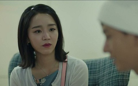 Chồng đi làm ăn xa có bồ, vợ biết mà vẫn giả ngu ngơ đồng thời âm thầm tung chiêu cao tay