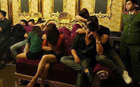 VKS huyện Hương Khê: Cô giáo tiểu học đã đưa ma túy vào "bữa tiệc"?