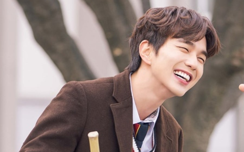 Yoo Seung Ho đã dùng "tuyệt chiêu" này để khiến bản thân trở thành "bảo bối" của cả đoàn phim