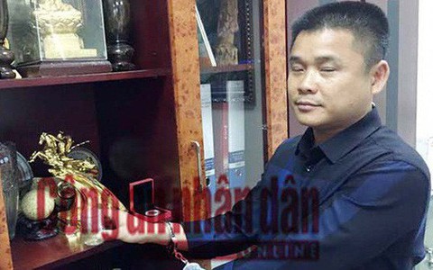 Ép tình địch chặt ngón tay, nguyên giám đốc chi nhánh ngân hàng lãnh án nhẹ?