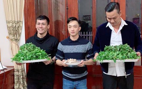Lộ hình ảnh Cường Đô la ở quê nhà Đàm Thu Trang: Có ai “đi hỏi vợ” kiểu như thế này không?