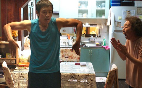 Những điều thú vị từ bộ phim đang làm mưa làm gió xứ Hàn của Lee Byung Hun