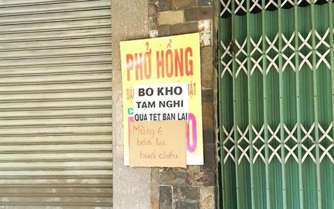 "Xui" cho những người lên Sài Gòn sớm: Quán ăn vẫn còn nghỉ Tết, phải ăn mì gói, đồ khô cầm cự