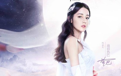 Đẹp đến mức nao lòng, Địch Lê Nhiệt Ba gây xôn xao khi vào vai Hằng Nga