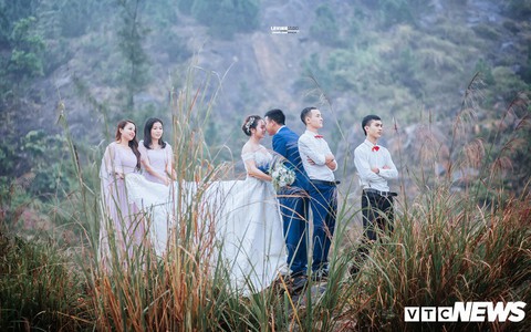 Bộ ảnh ‘cưới cùng bạn thân’ gây sốt của cặp đôi trẻ Hà Tĩnh