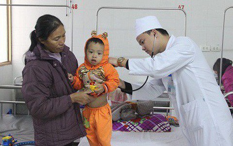 Bác sĩ nhi khoa chỉ rõ nguyên nhân không ngờ trẻ viêm đường hô hấp khi trời lạnh