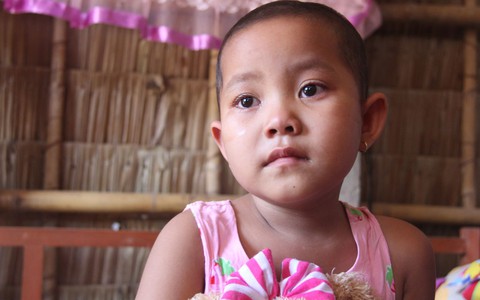 "Mẹ ơi, con bị u não, mẹ cứu con đi, con lớn lên đi mần công ty trả tiền cho mẹ"