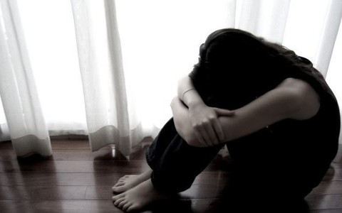 Hai vợ chồng kế hoạch chưa có con để lo kinh tế nhưng rồi tôi ăn trái cấm và có thai với người khác