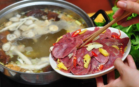Chị em cần biết: Loại rau dù ngon, bổ nhưng tuyệt đối không kết hợp với lẩu này kẻo sinh ra độc tố