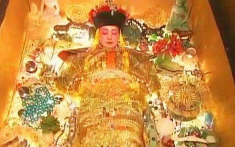 Viên ngọc nghìn tỷ trong mộ Từ Hy và những bí ẩn gây tranh cãi nhiều nhất trong lịch sử TQ