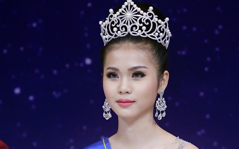 Vừa đăng quang, Tân Hoa hậu Biển Việt Nam toàn cầu 2018 đã vướng lùm xùm về học vấn