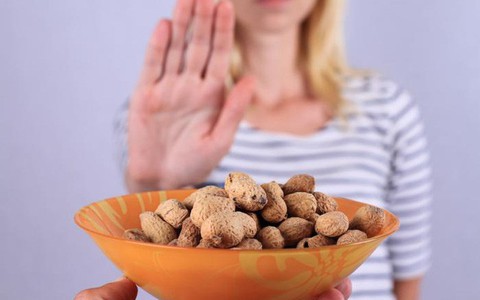 Chẳng may bị dị ứng thực phẩm cần phải làm gì ngay để ngăn chặn kịp thời?