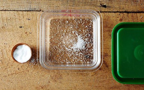 Mách bạn 9 mẹo nhỏ khử mùi hôi siêu nhanh cho hộp nhựa có thể bạn chưa biết