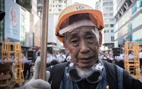 Cuộc sống của những người già ở Hồng Kông: Vẫn phải vật lộn mưu sinh dù đã quá tuổi nghỉ hưu