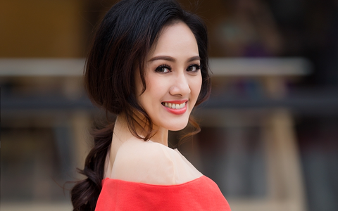 Chỉ 1 nụ hôn trộm mà Quyền Linh khiến BTV Hoài Anh nhớ mãi suốt 14 năm trời