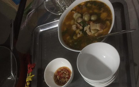 Mẹ bầu khoe sáng tạo món cà pháo nấu canh, hội chị em chia phe tranh cãi nảy lửa