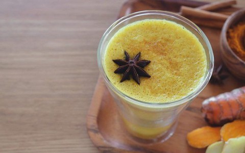 Tôi uống hỗn hợp nghệ mỗi ngày trong 1 tuần và đây là những phản ứng bất ngờ ở cơ thể tôi