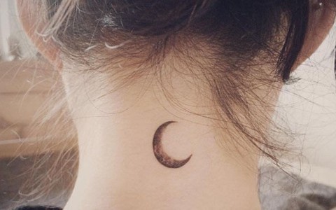Có hình xăm bé xíu cũng bị mẹ người yêu ý kiến, nhưng câu nói của bạn trai mới là thứ khiến cô gái choáng hơn