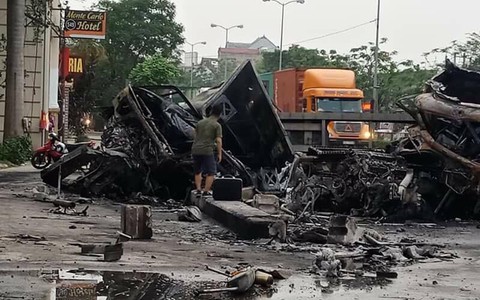 Hải Phòng: Xe container đâm nhau bốc cháy, 2 nạn nhân mắc kẹt tử vong trong xe