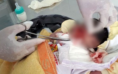 Bố bé trai bị mẹ chôn sống: "Lúc nó nói có bầu, lúc nói không có, ai biết đâu mà lần"