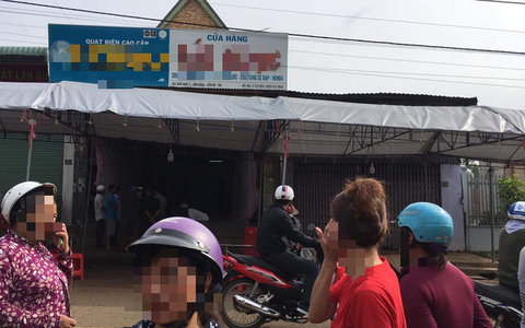 Đồng Nai: Thấy chồng bị người mua hàng đâm gục, vợ chạy ra can ngăn cũng bị đâm chết tại chỗ