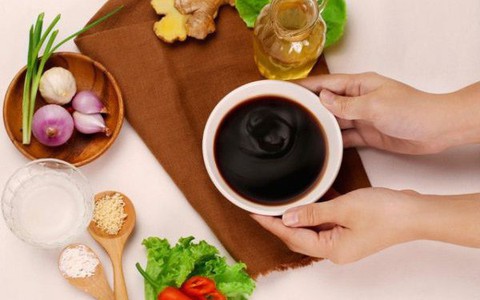 Gia đình 4 người bị đột quỵ, tăng huyết áp, suy thận chỉ vì lạm dụng gia vị quen thuộc mà nhà nào cũng có
