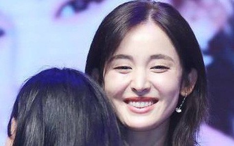 Mỹ nhân từng khiến Trương Hàn say đắm ngày càng lộ chiếc mũi thẩm mỹ hỏng như "chọc thủng ảnh"?