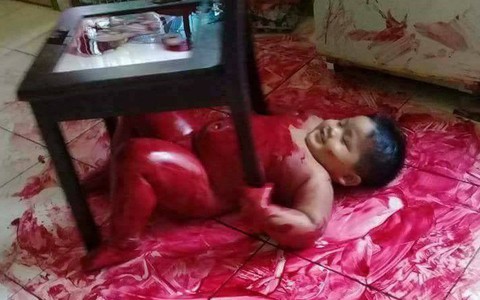Ngày hè nóng nực, con của chị chồng xông vào phòng nghịch phá, bữa cơm ăn hết phần ngon, mẹ bầu than thở làm nổ ra tranh cãi