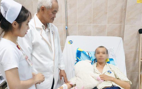Phẫu thuật “hô biến” chân chàng trai 28 tuổi bị di chứng sốt bại liệt từ ngắn thành dài